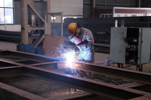 太原鋼結構公司 怎樣糾正鋼結構加工變形